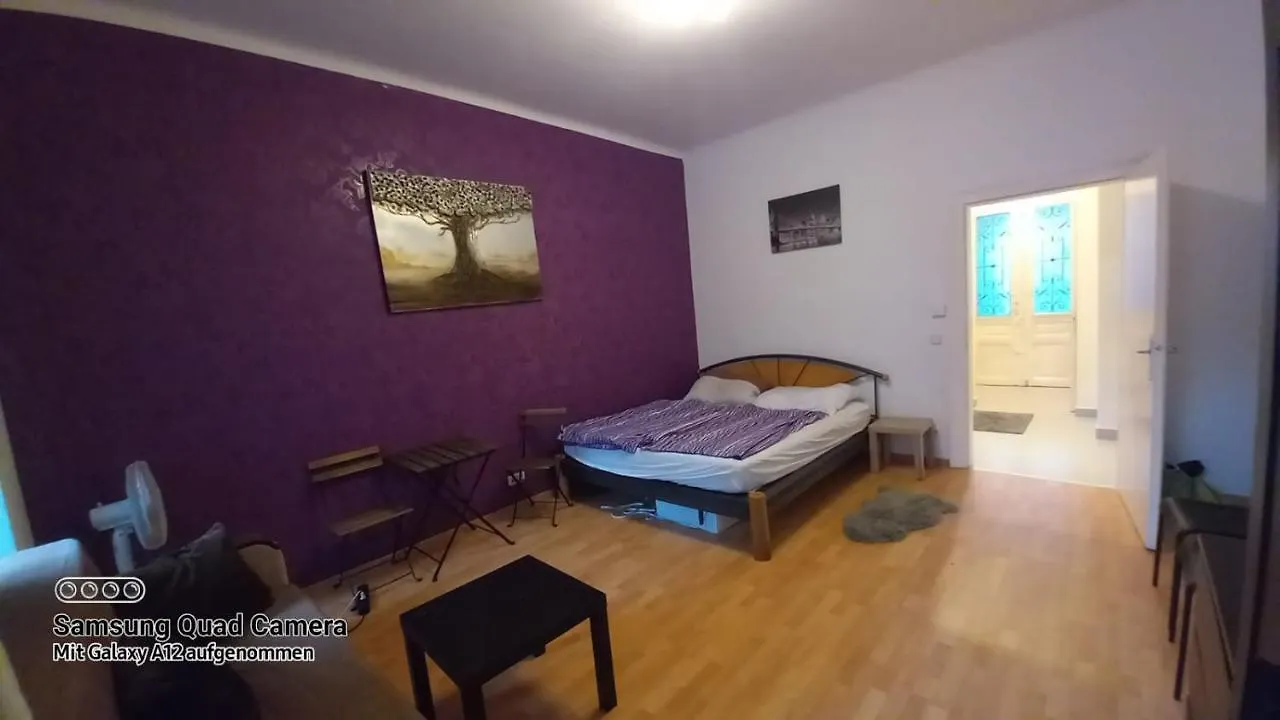 Vienna Center Studio location